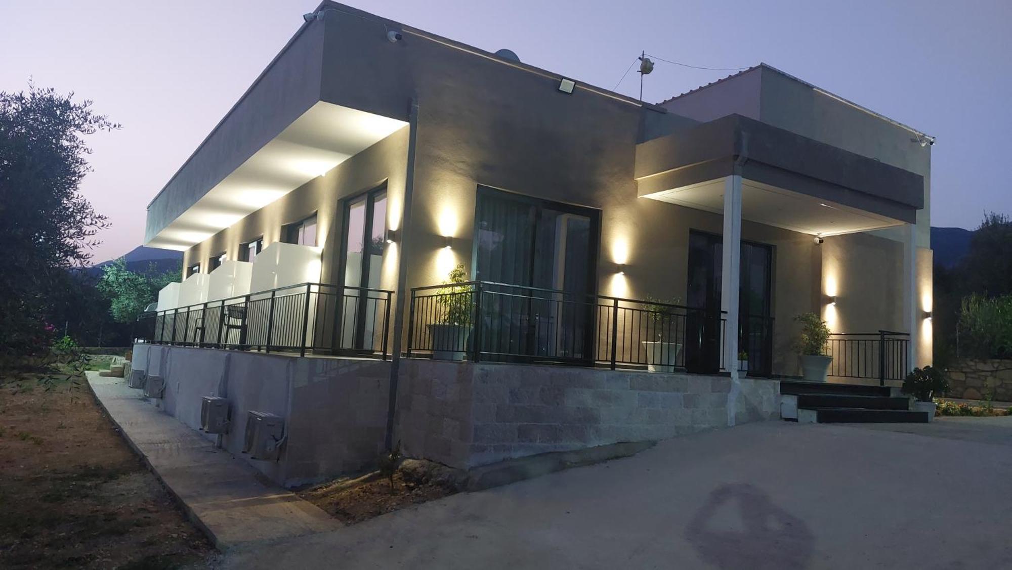 Mezzanine Bay Hotel Himare Exterior foto