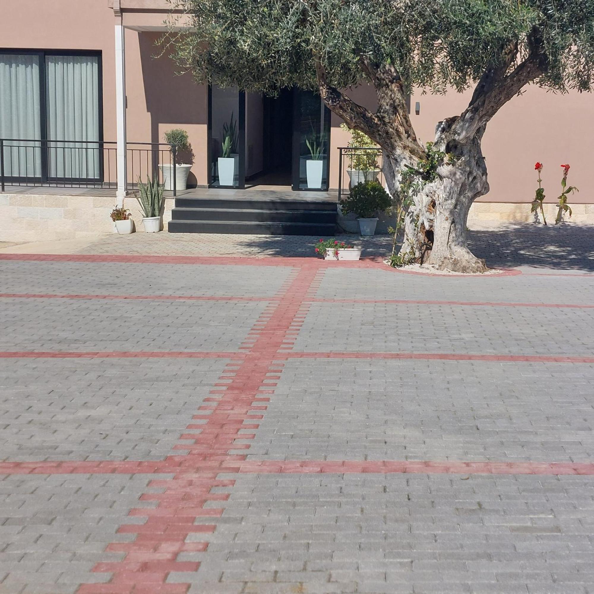 Mezzanine Bay Hotel Himare Exterior foto